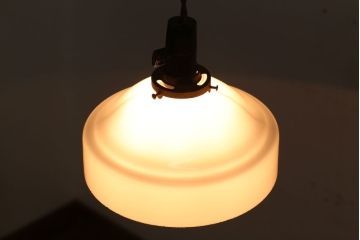 和製アンティーク　シンプルな白いガラスシェード天井照明(2)