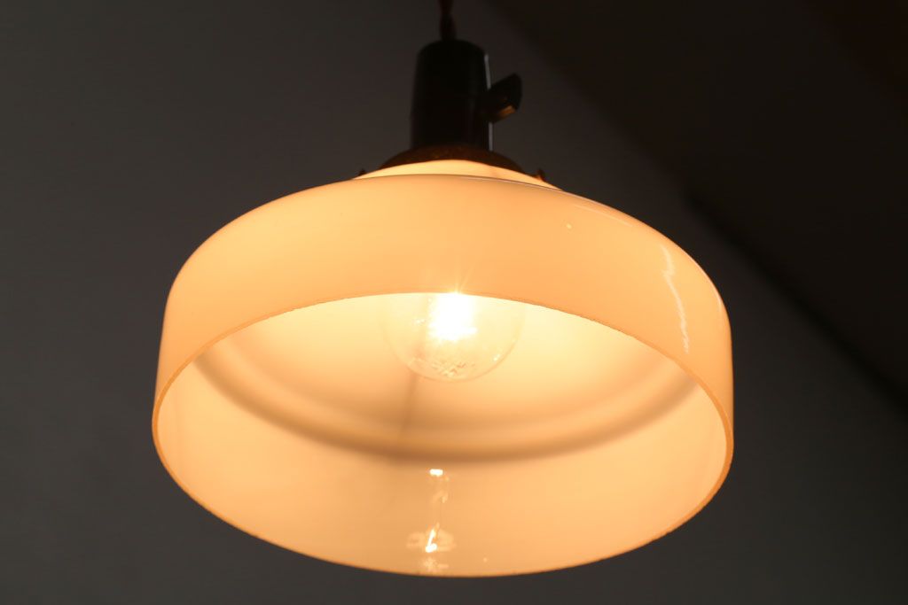 和製アンティーク　シンプルな白いガラスシェード天井照明(2)