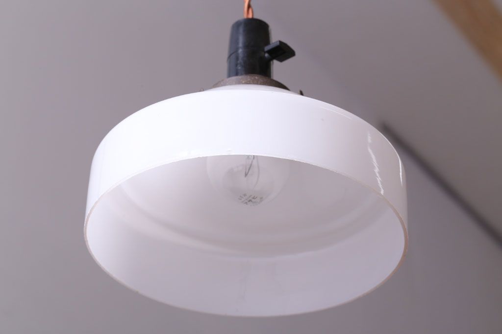和製アンティーク　シンプルな白いガラスシェード天井照明(2)