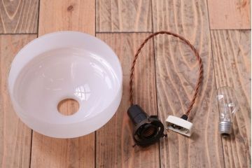 和製アンティーク　シンプルな白いガラスシェード天井照明(2)