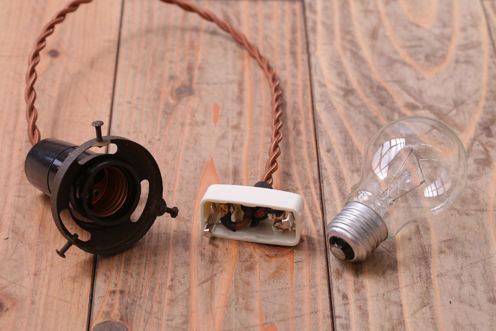 和製アンティーク　シンプルな白いガラスシェード天井照明(2)