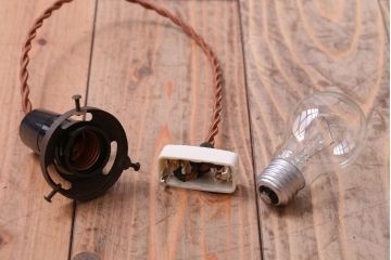 和製アンティーク　シンプルな白いガラスシェード天井照明(2)