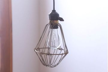 ビンテージ　シャビーなワイヤーシェードライト(ペンダントライト)(1)