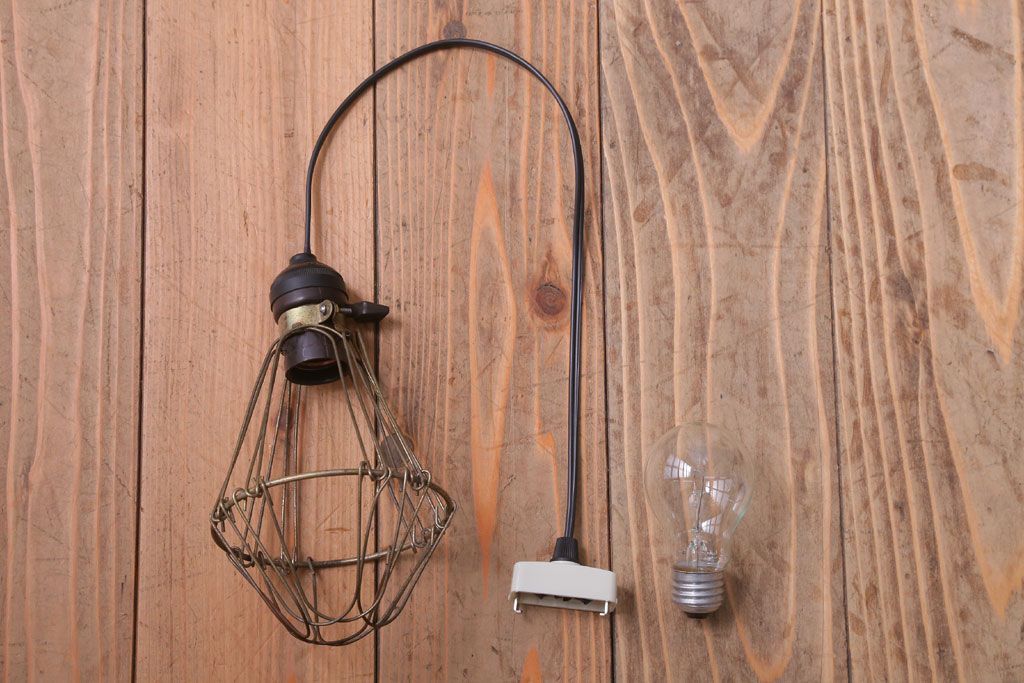 ビンテージ　シャビーなワイヤーシェードライト(ペンダントライト)(1)