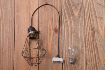ビンテージ　シャビーなワイヤーシェードライト(ペンダントライト)(1)