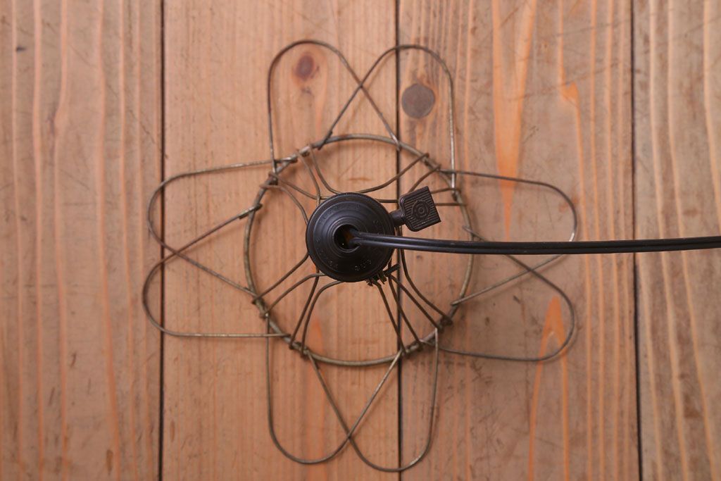 ビンテージ　シャビーなワイヤーシェードライト(ペンダントライト)(1)