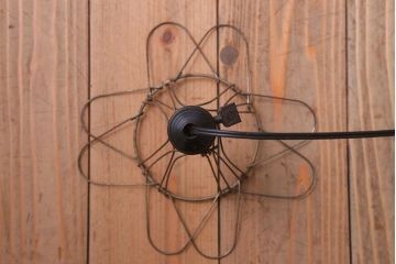 ビンテージ　シャビーなワイヤーシェードライト(ペンダントライト)(1)