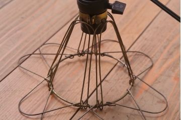 ビンテージ　シャビーなワイヤーシェードライト(ペンダントライト)(1)