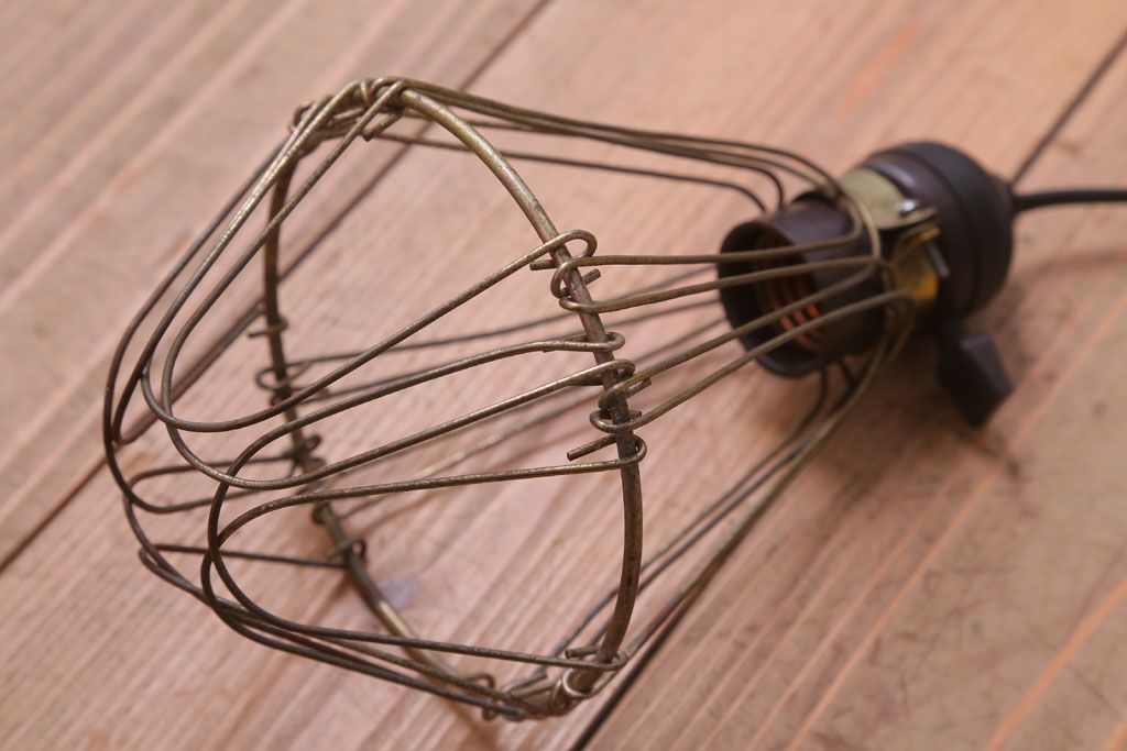 ビンテージ　シャビーなワイヤーシェードライト(ペンダントライト)(1)