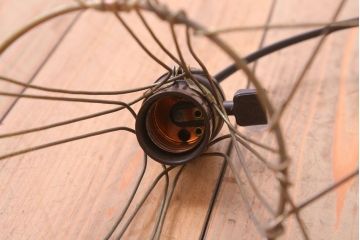 ビンテージ　シャビーなワイヤーシェードライト(ペンダントライト)(1)