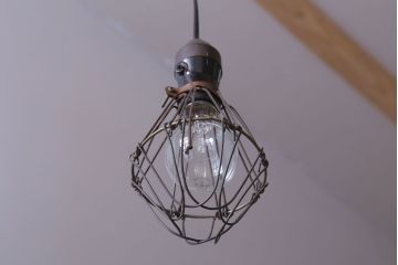 ビンテージ　シャビーなワイヤーシェードライト(ペンダントライト)(2)