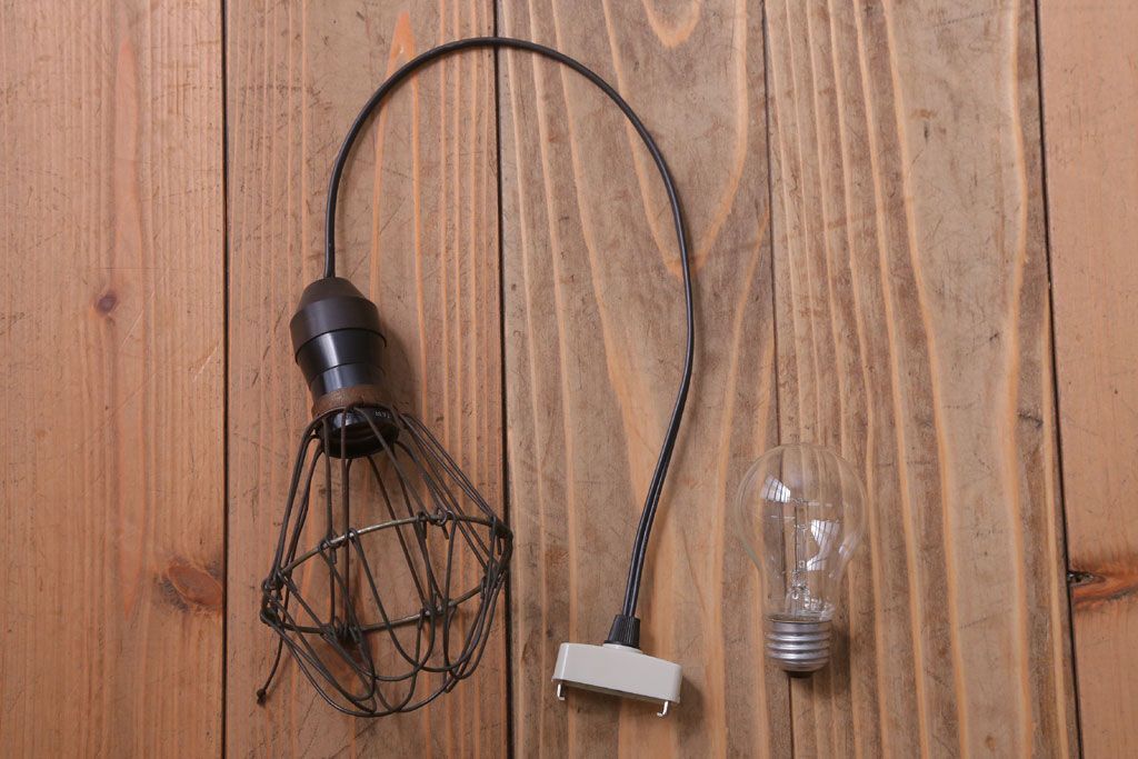 ビンテージ　シャビーなワイヤーシェードライト(ペンダントライト)(2)