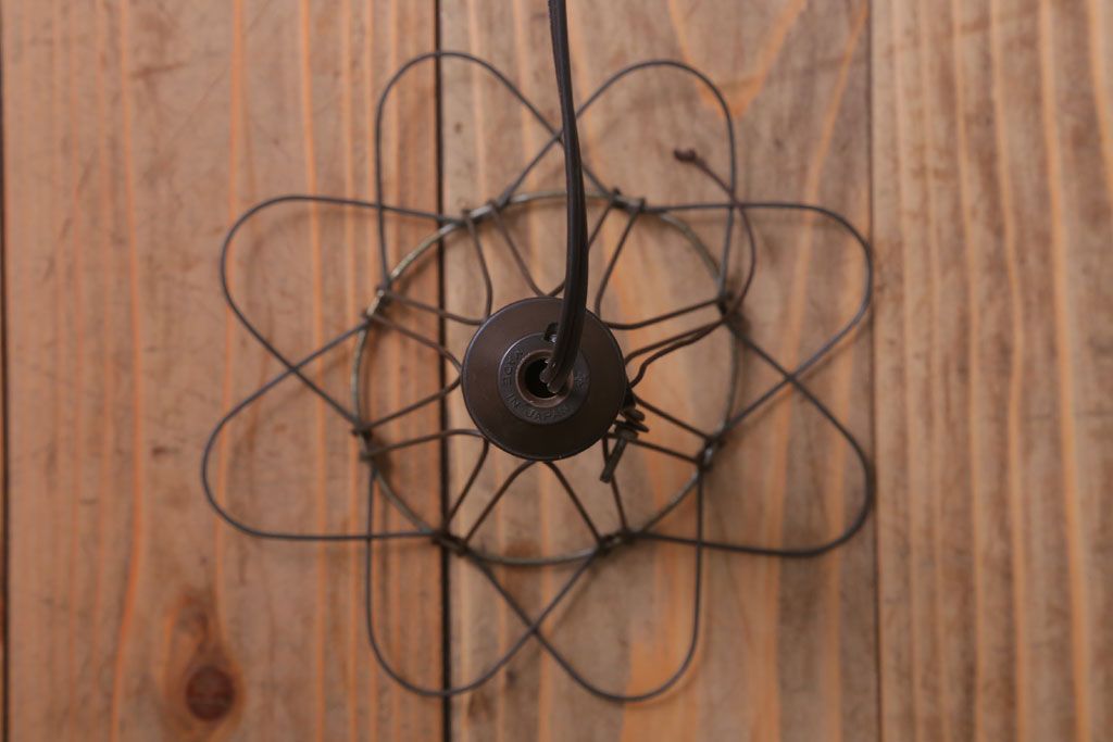 ビンテージ　シャビーなワイヤーシェードライト(ペンダントライト)(2)