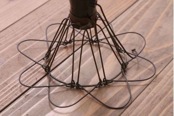 ビンテージ　シャビーなワイヤーシェードライト(ペンダントライト)(2)