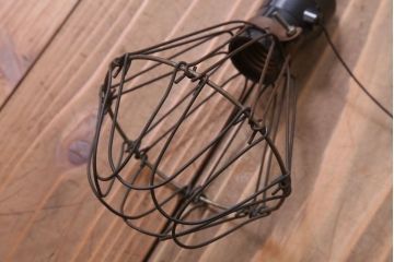 ビンテージ　シャビーなワイヤーシェードライト(ペンダントライト)(2)