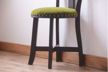 アンティーク家具　アンティーク　古いナラ材の小ぶりなチェア(椅子)