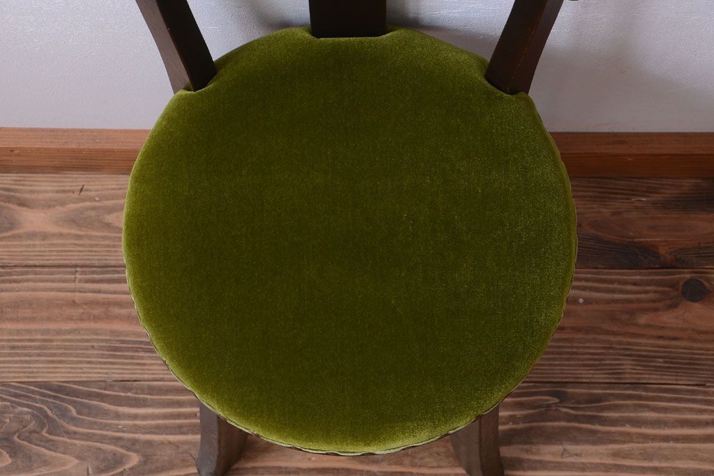 アンティーク家具　アンティーク　古いナラ材の小ぶりなチェア(椅子)