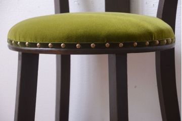 アンティーク家具　アンティーク　古いナラ材の小ぶりなチェア(椅子)