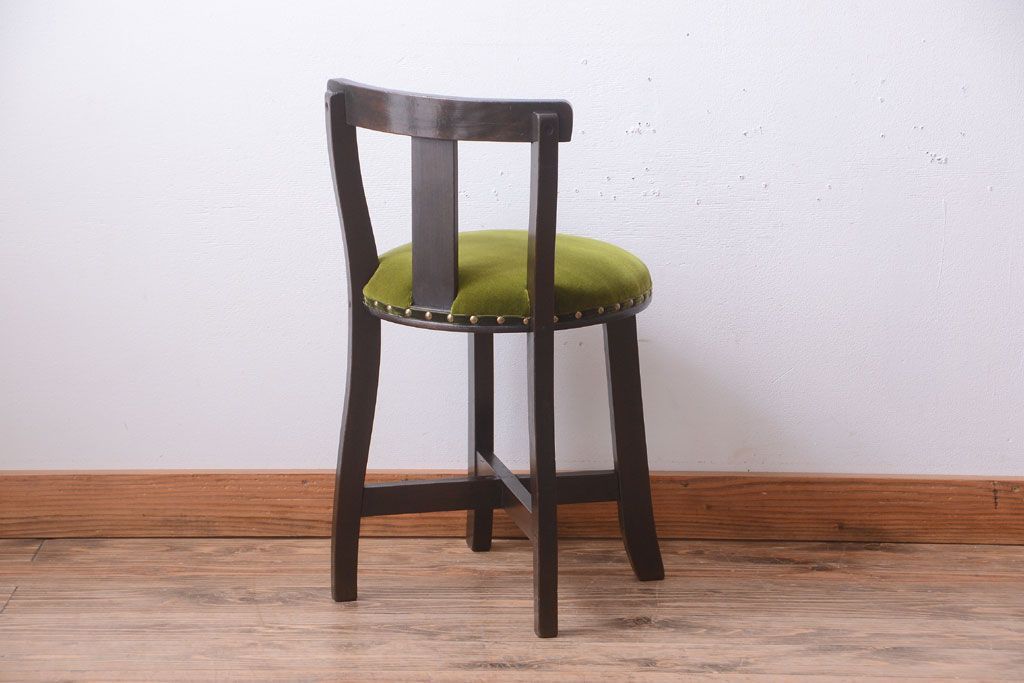 アンティーク家具　アンティーク　古いナラ材の小ぶりなチェア(椅子)