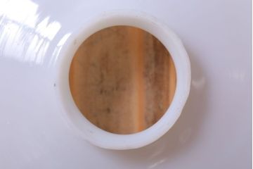 アンティーク　白いガラス製平笠のレトロな天井照明2つセット(2)