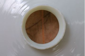 アンティーク　白いガラス製平笠のレトロな天井照明2つセット(3)