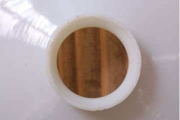 アンティーク　白いガラス製平笠のレトロな天井照明2つセット(3)