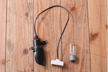 昭和レトロ　アイアンカバーシェードの小さな天井照明