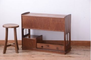 アンティーク家具　古民具・骨董　高級杉材の小ぶりな茶棚(茶箪笥)
