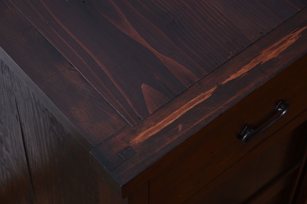 アンティーク家具　古民具・骨董　明治期　味わい深い古い引き戸収納棚