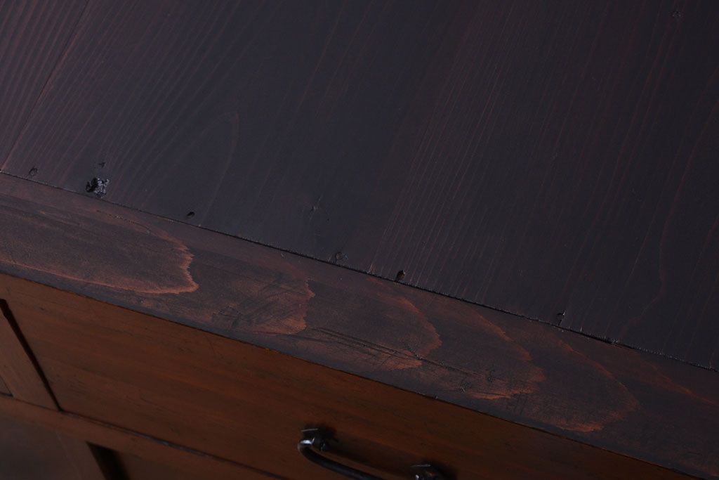 アンティーク家具　古民具・骨董　明治期　味わい深い古い引き戸収納棚