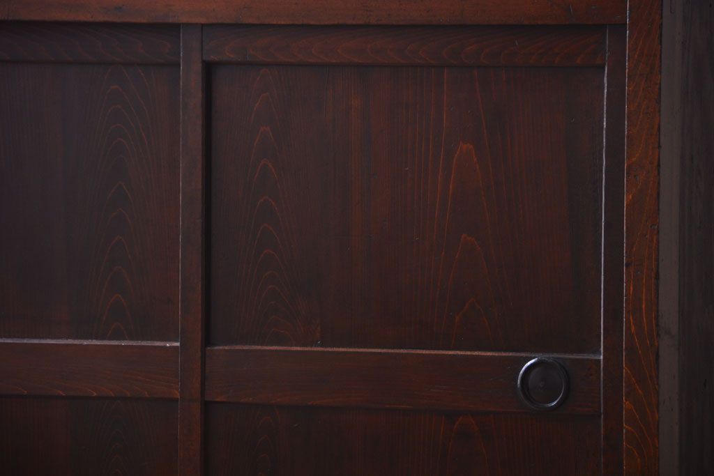 アンティーク家具　古民具・骨董　明治期　味わい深い古い引き戸収納棚