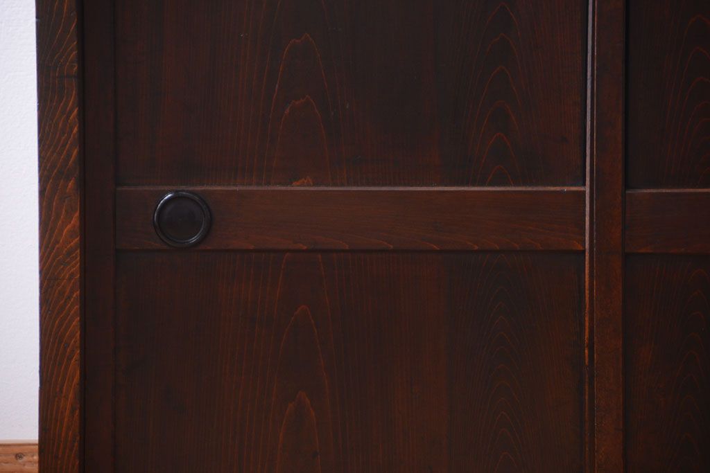 アンティーク家具　古民具・骨董　明治期　味わい深い古い引き戸収納棚