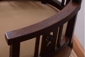 アンティーク家具　和製アンティーク　アーム付きのシックな回転椅子(3)