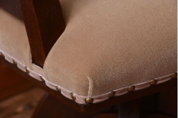 アンティーク家具　和製アンティーク　アーム付きのシックな回転椅子(3)