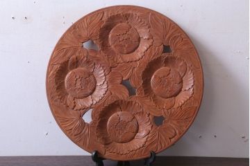 アンティーク雑貨　和製アンティーク　牡丹柄の古い木彫りプレート(盆)(軽井沢彫・日光彫)