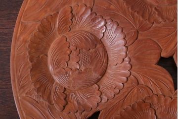 アンティーク雑貨　和製アンティーク　牡丹柄の古い木彫りプレート(盆)(軽井沢彫・日光彫)