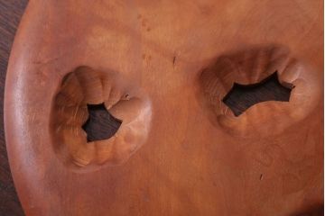 アンティーク雑貨　和製アンティーク　牡丹柄の古い木彫りプレート(盆)(軽井沢彫・日光彫)