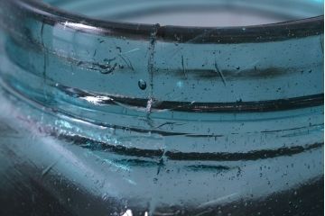 アンティーク雑貨　和製アンティーク　大正期　古い青色ガラス瓶