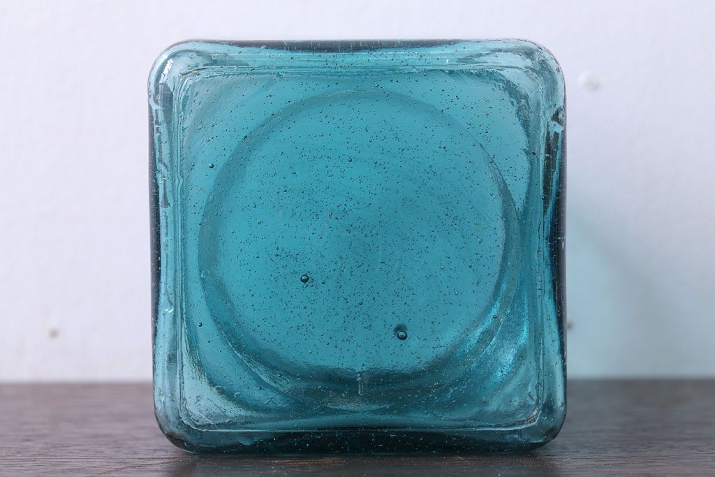 アンティーク雑貨　和製アンティーク　大正期　古い青色ガラス瓶