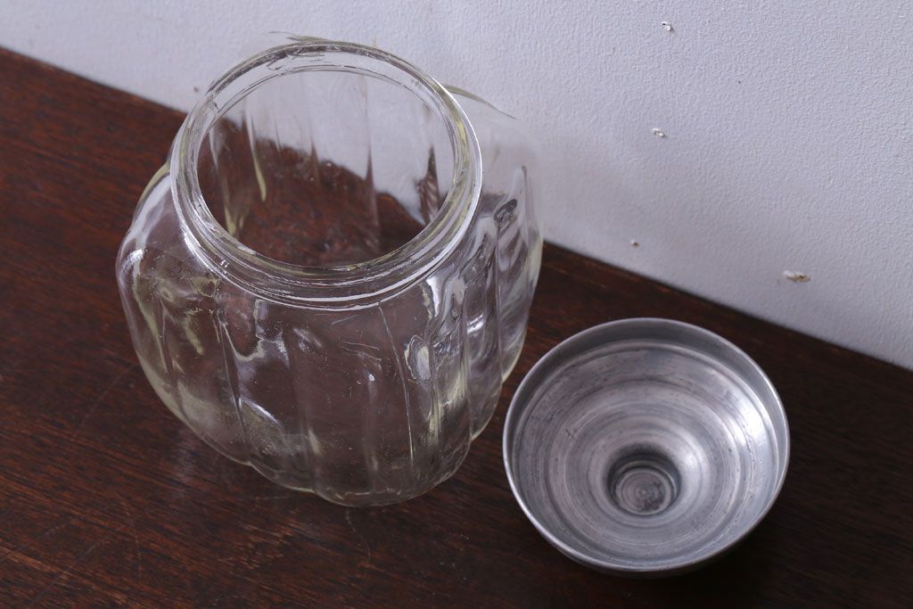 アンティーク雑貨　昭和レトロ　蓋付きのアンティークガラス瓶(キャンディーポット)