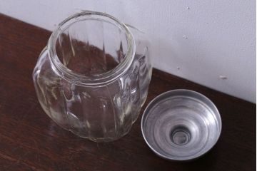 アンティーク雑貨　昭和レトロ　蓋付きのアンティークガラス瓶(キャンディーポット)