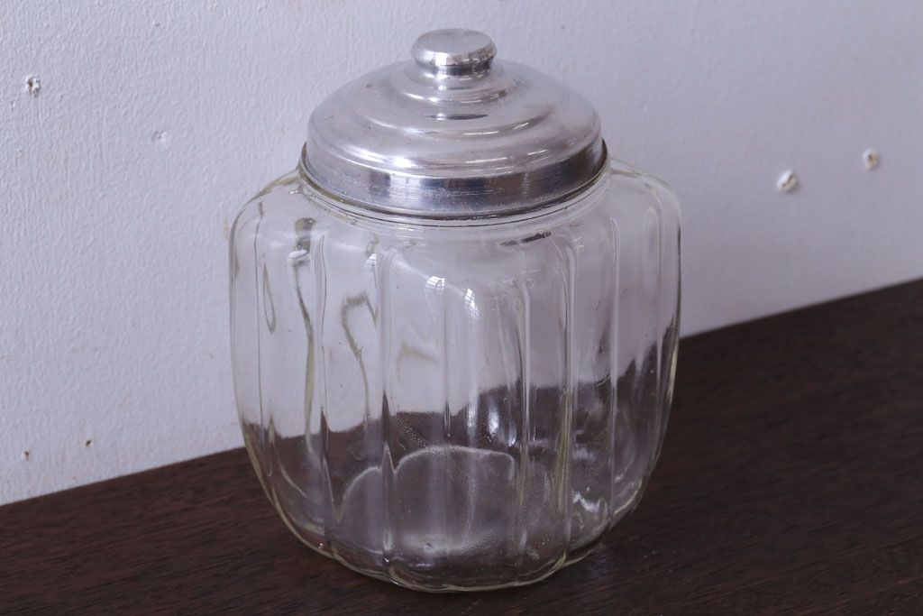 アンティーク雑貨　昭和レトロ　蓋付きのアンティークガラス瓶(キャンディーポット)