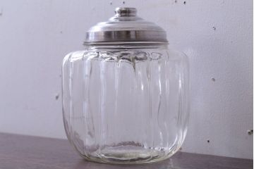 アンティーク雑貨　昭和レトロ　蓋付きのアンティークガラス瓶(キャンディーポット)