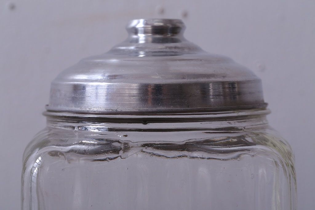 アンティーク雑貨　昭和レトロ　蓋付きのアンティークガラス瓶(キャンディーポット)