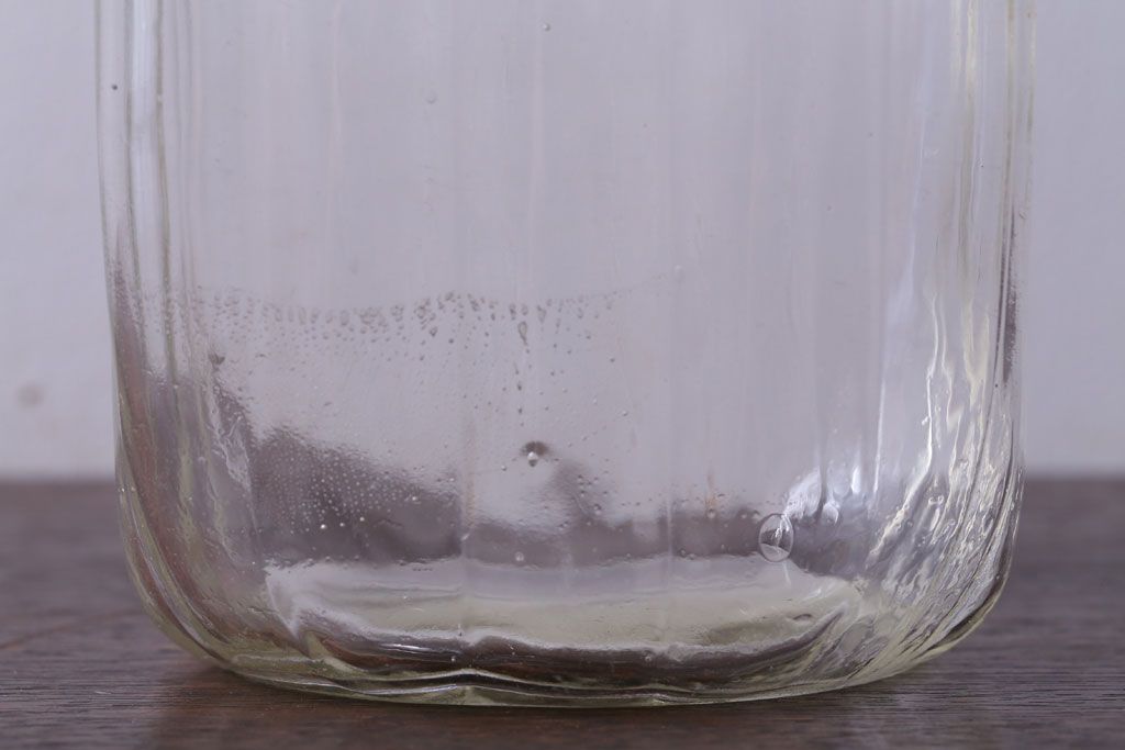 アンティーク雑貨　昭和レトロ　蓋付きのアンティークガラス瓶(キャンディーポット)