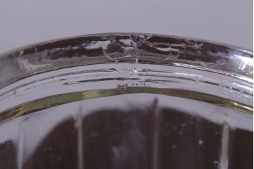 アンティーク雑貨　昭和レトロ　蓋付きのアンティークガラス瓶(キャンディーポット)