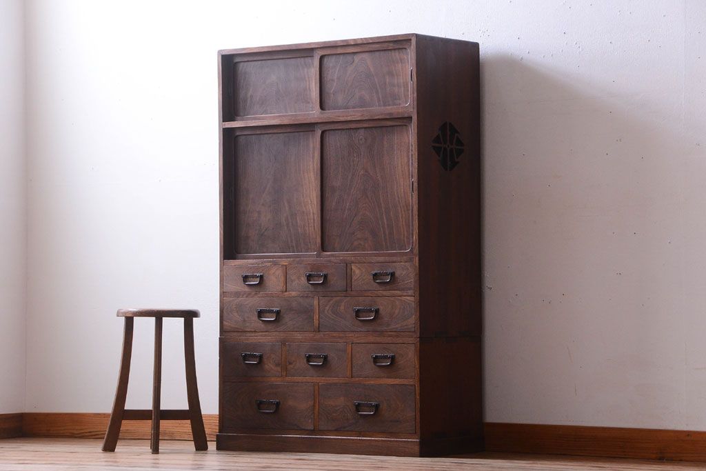 アンティーク家具　古民具・骨董　大正期　透かし彫り!前面桑材の高級茶箪笥