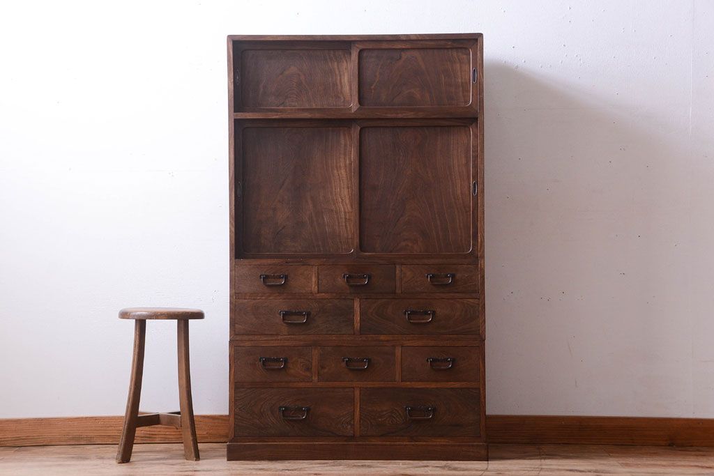 アンティーク家具　古民具・骨董　大正期　透かし彫り!前面桑材の高級茶箪笥