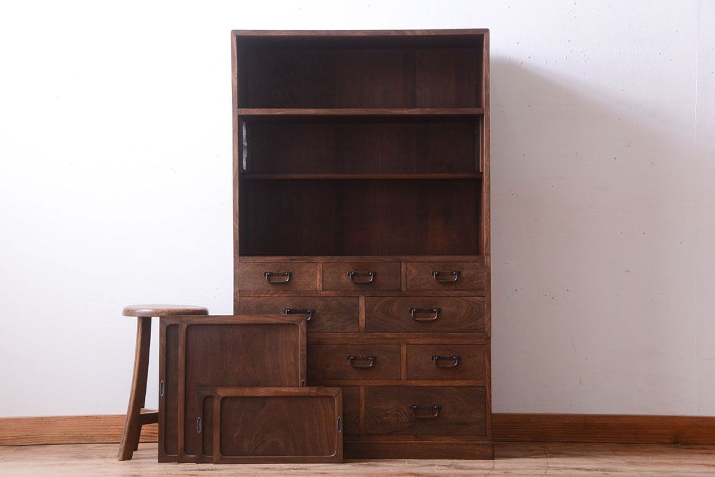 アンティーク家具　古民具・骨董　大正期　透かし彫り!前面桑材の高級茶箪笥