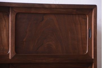 アンティーク家具　古民具・骨董　大正期　透かし彫り!前面桑材の高級茶箪笥